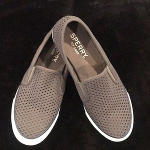 Sperry Crest Twin Gore Perf Sneaker